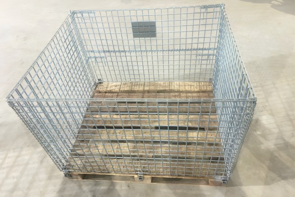 wooden-pallet-with-foldable-wire-mesh